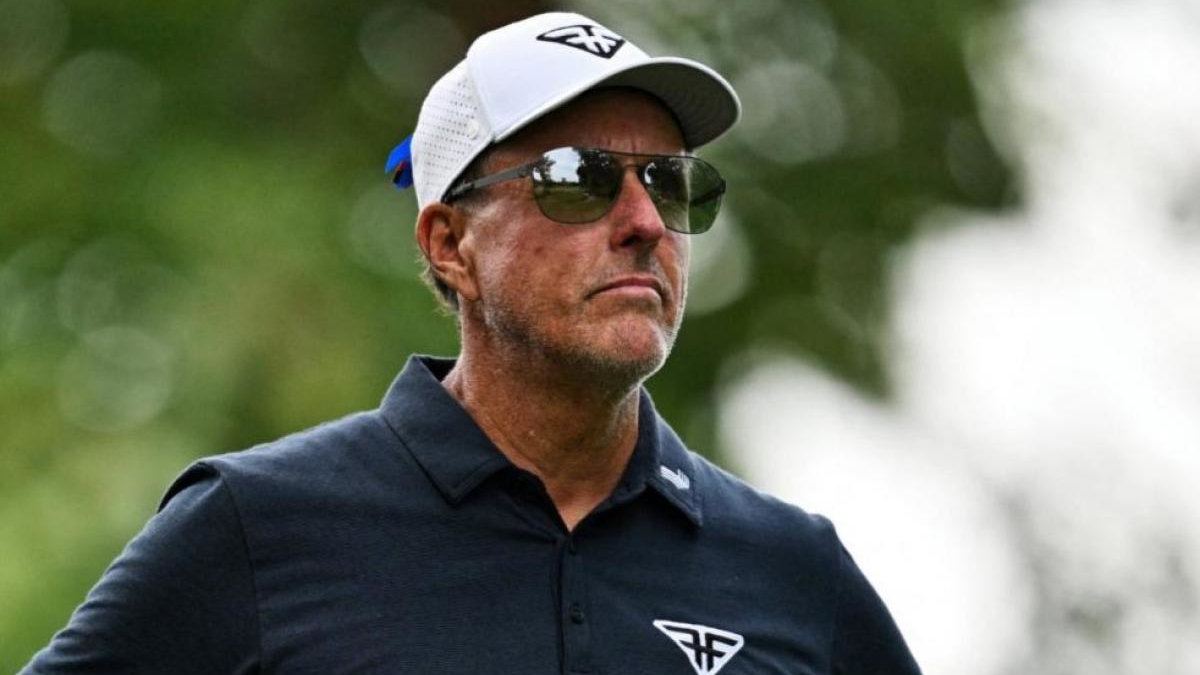Phil Mickelson's new caddie confirmed for next LIV Golf event and The Masters